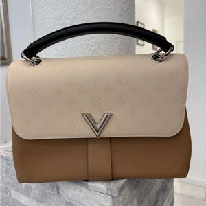 LOUIS VUITTON Very One Handle Sesame Creme